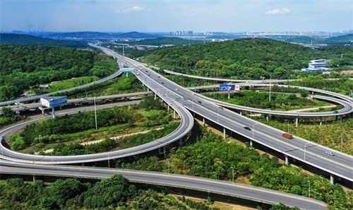 乌兰察布钢筋套筒应用于高速公路